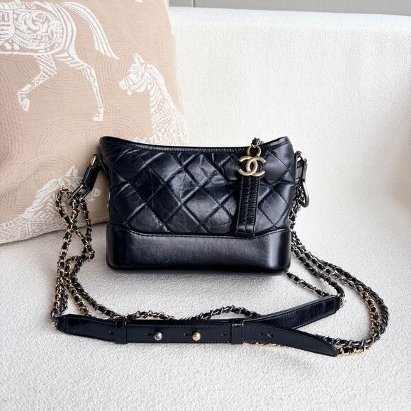 Chanel Women Pre-Loved Bag Very Good Condition - Picture 2 of 9